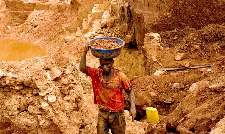 Urušio se ilegalni rudnik zlata u Kongu, poginula 22 rudara